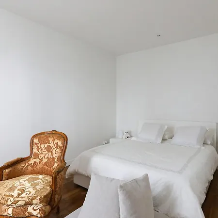 Apartment Bright For 4 With Balcony *
