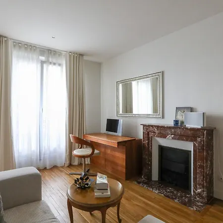 Bright For 4 With Balcony Apartment Paris