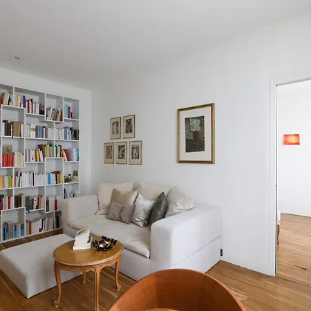Bright For 4 With Balcony Apartment