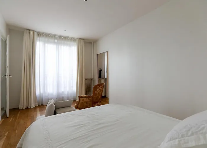 Bright For 4 Apartment *